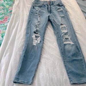 Light wash mom jeans